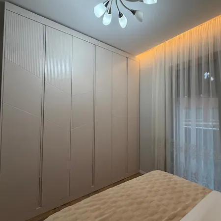 Luxury At Delijorgji Complex 10 * Тирана